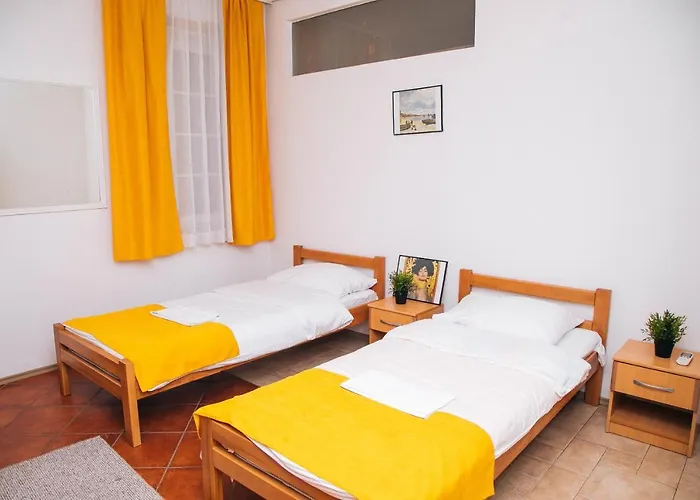 Domacinska Kuca Hostel *